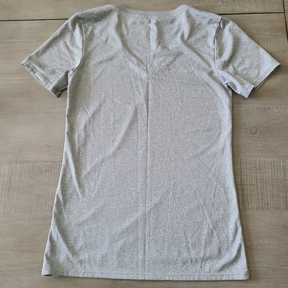 Nike T-shirt - size XS - Picture 2 of 3
